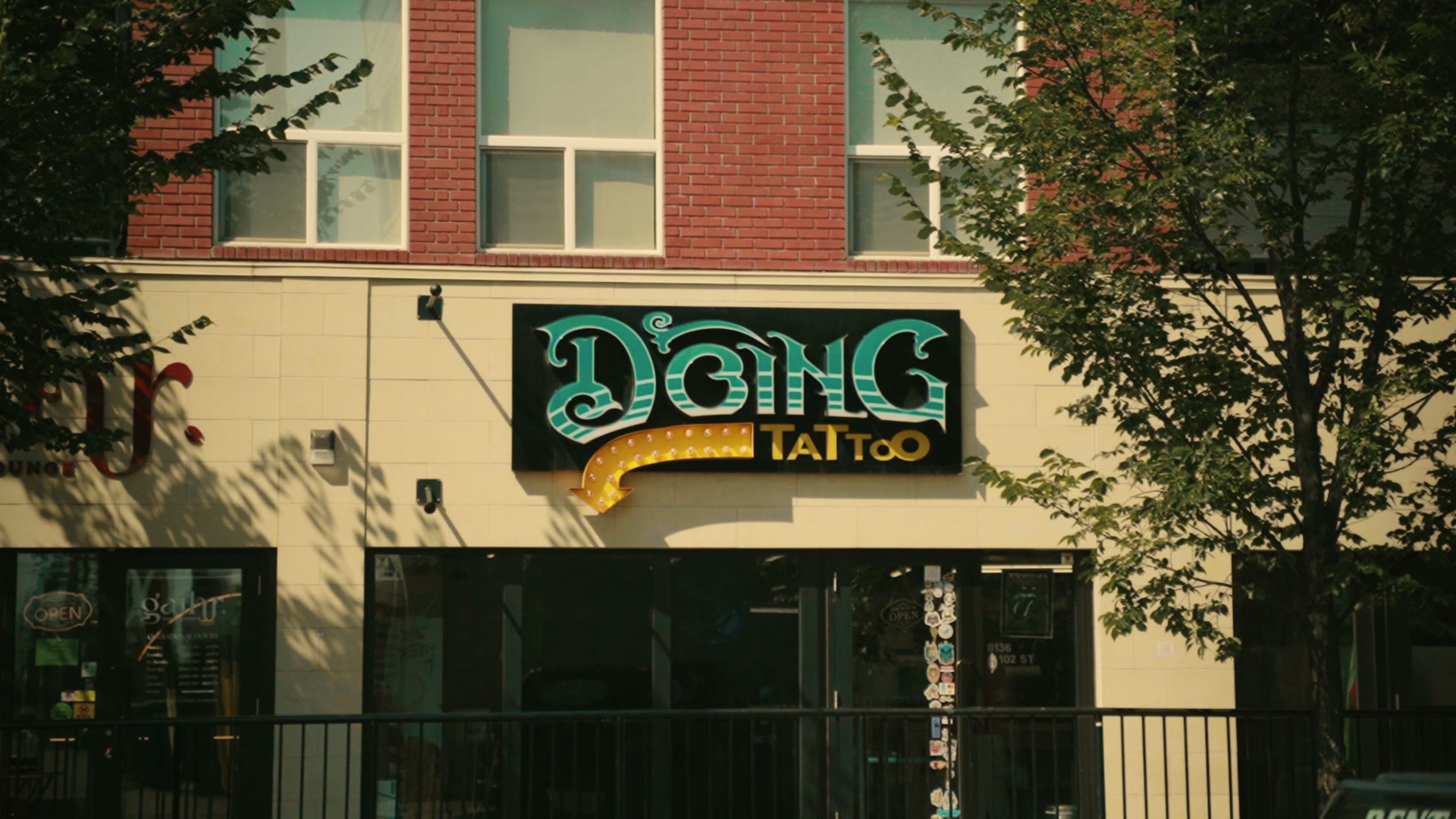 Still from Doing Tattoo: A shop that posts like a studio
