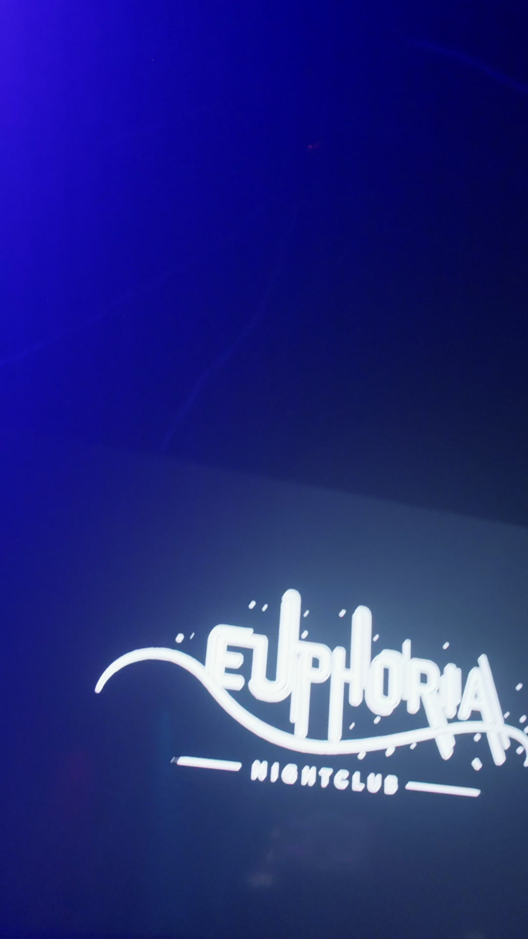 Still from Euphoria: A room worth queuing for